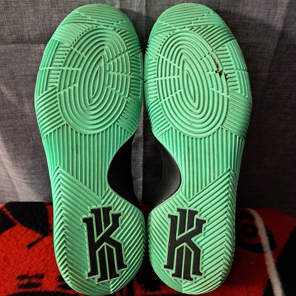 Size 12 Nike Kyrie 2 Green Glow Black Men's Basketball Shoes 819583-007 - Picture 7 of 14